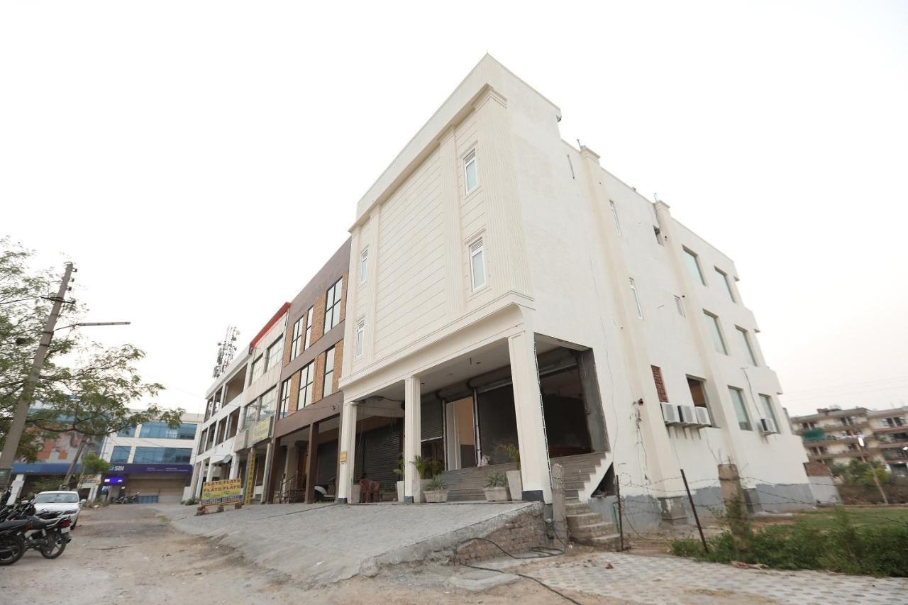 Oyo 43009 The Palm Green Otel Indraprastha Dış mekan fotoğraf